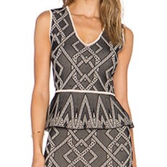 GORGEOUS BCBG MAXAZARIA SKIRT AND TOP SET (TOP XS,  BOTTOM XXS) - Picture 5 of 12